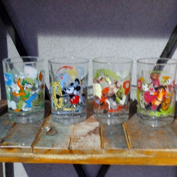 Collectible Fantasy Glasses, Set of 4 Tumblers - Picture 1 of 8